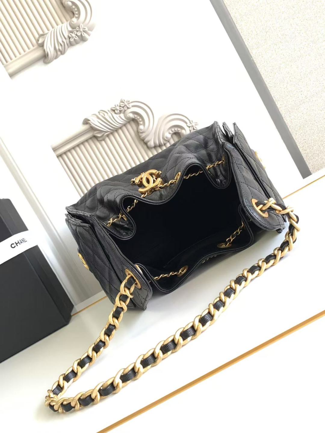 Small Handbag Grained Calfskin & Gold-Tone Metal Bag