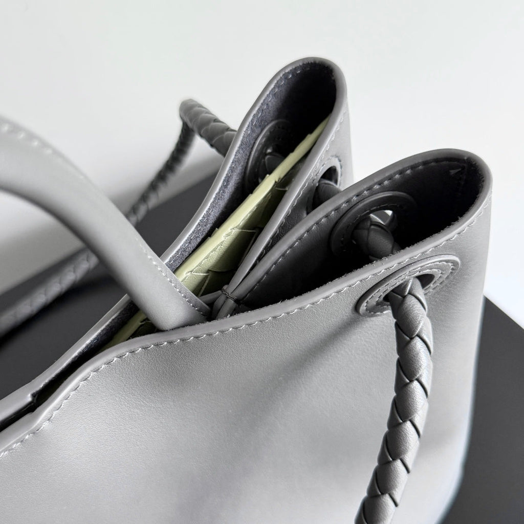 Bottega Veneta 810214 Black Hobo Bag