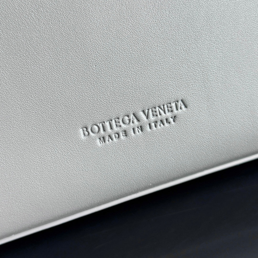 Bottega Veneta 810214 Black Hobo Bag