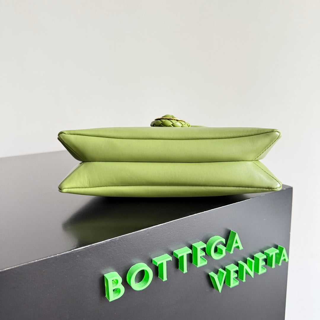 Bottega Veneta 826147 Green Mini Bag