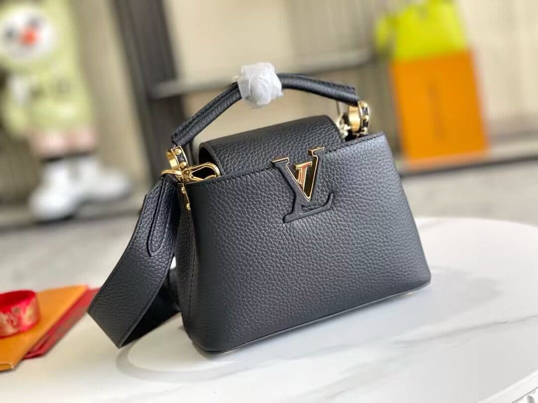 Louis Vuitton M56071 Capucines Mini