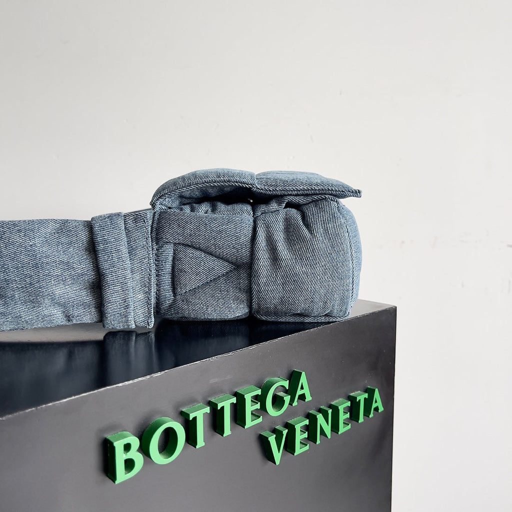 Bottega Veneta 628951 Black Hobo Bag Edition 2