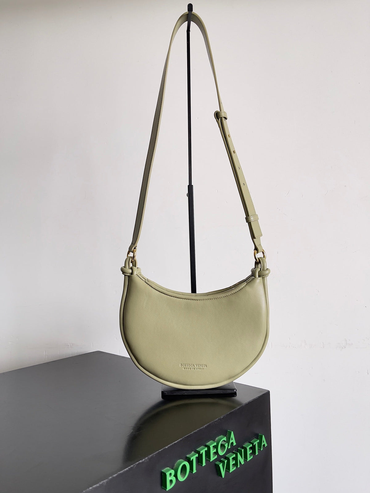 Bottega Veneta 796638 Silver Hobo Bag