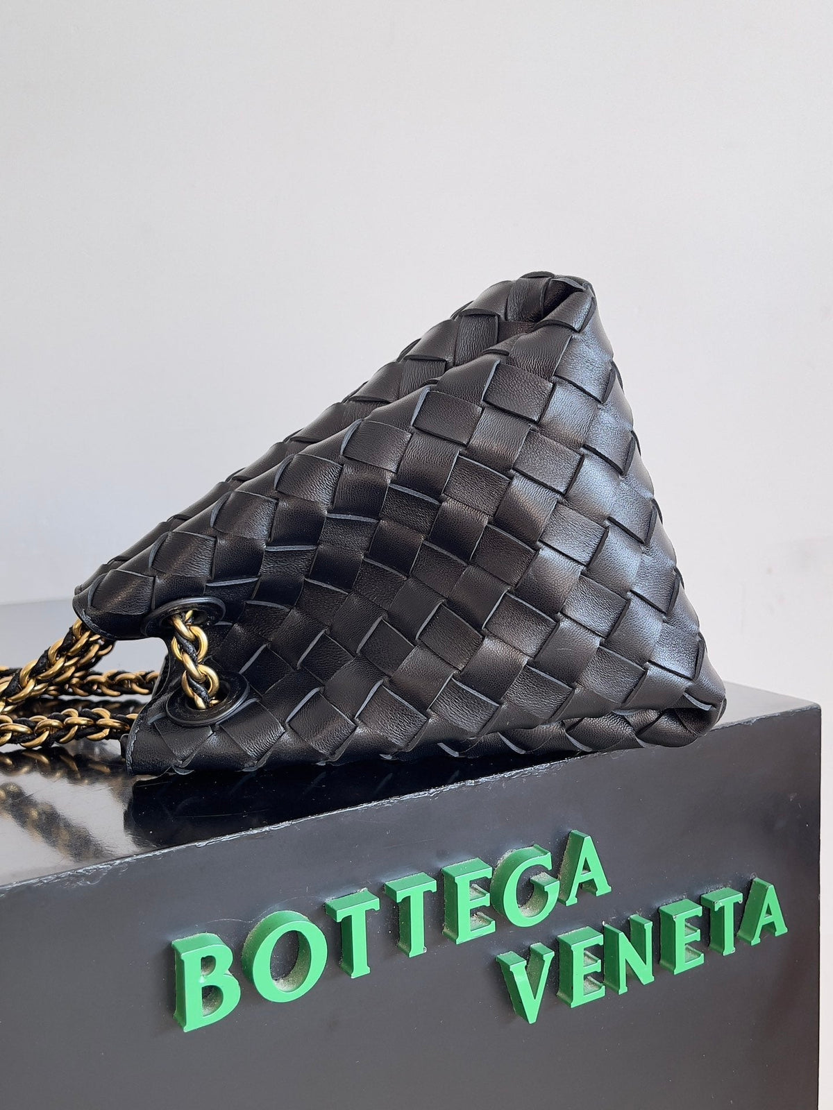 Bottega Veneta 817175 Black Chain Bag