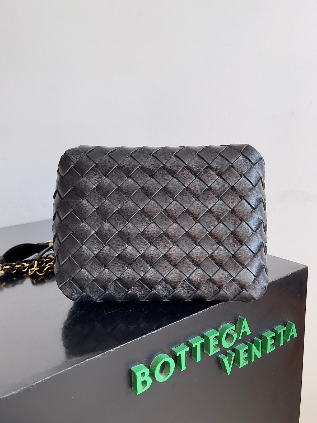 Bottega Veneta 817175 Black Chain Bag