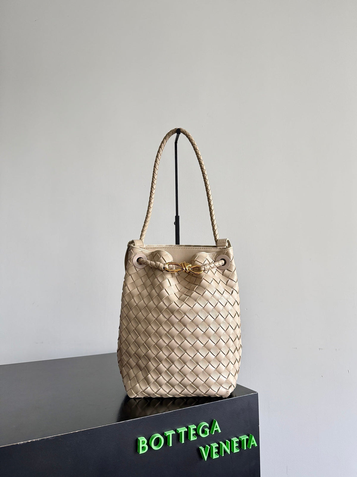 Bottega Veneta 855759 Black Bucket Bag